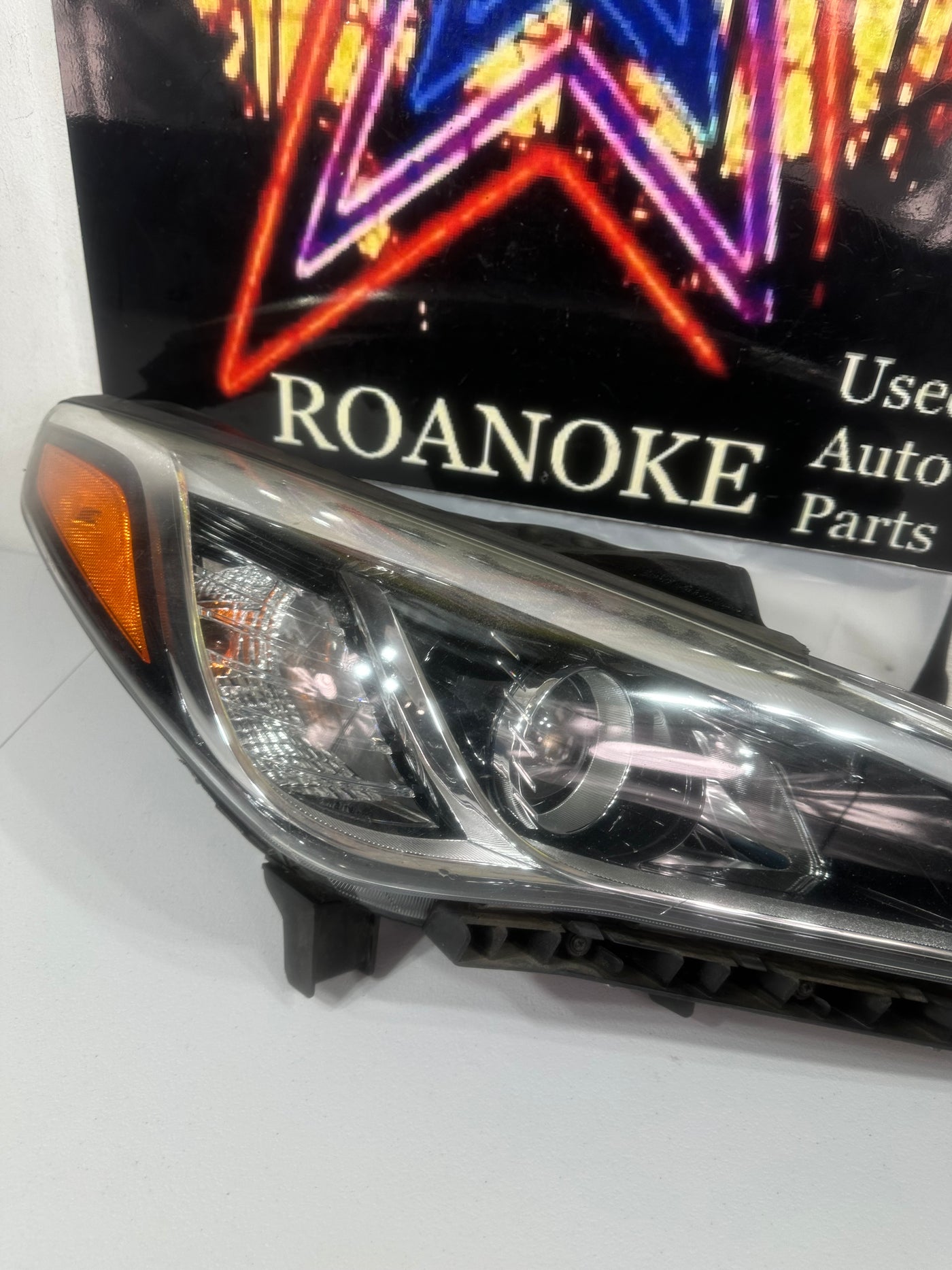 2015 2016 2017 Hyundai Sonata RH Passenger Right RH Side Halogen Headlight OEM