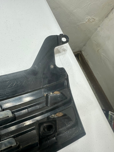 2014 MITSUBISHI OUTLANDER (NOT SPORT ) Grille OEM