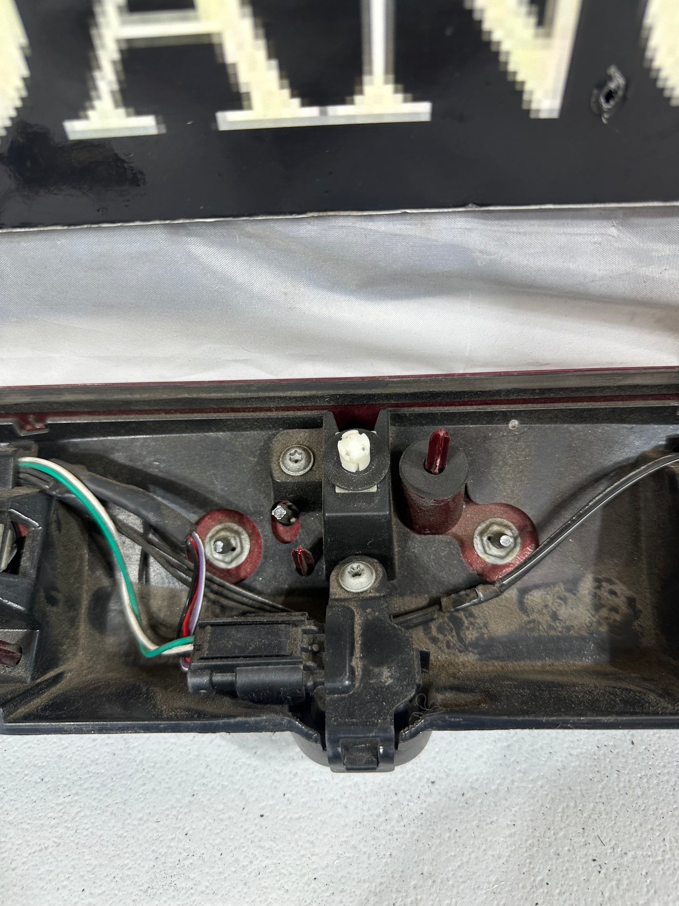 2017-2019 FORD ESCAPE LIFTGATE MOLDING GARNISH BACKUP CAMERA BURGUNDY OEM