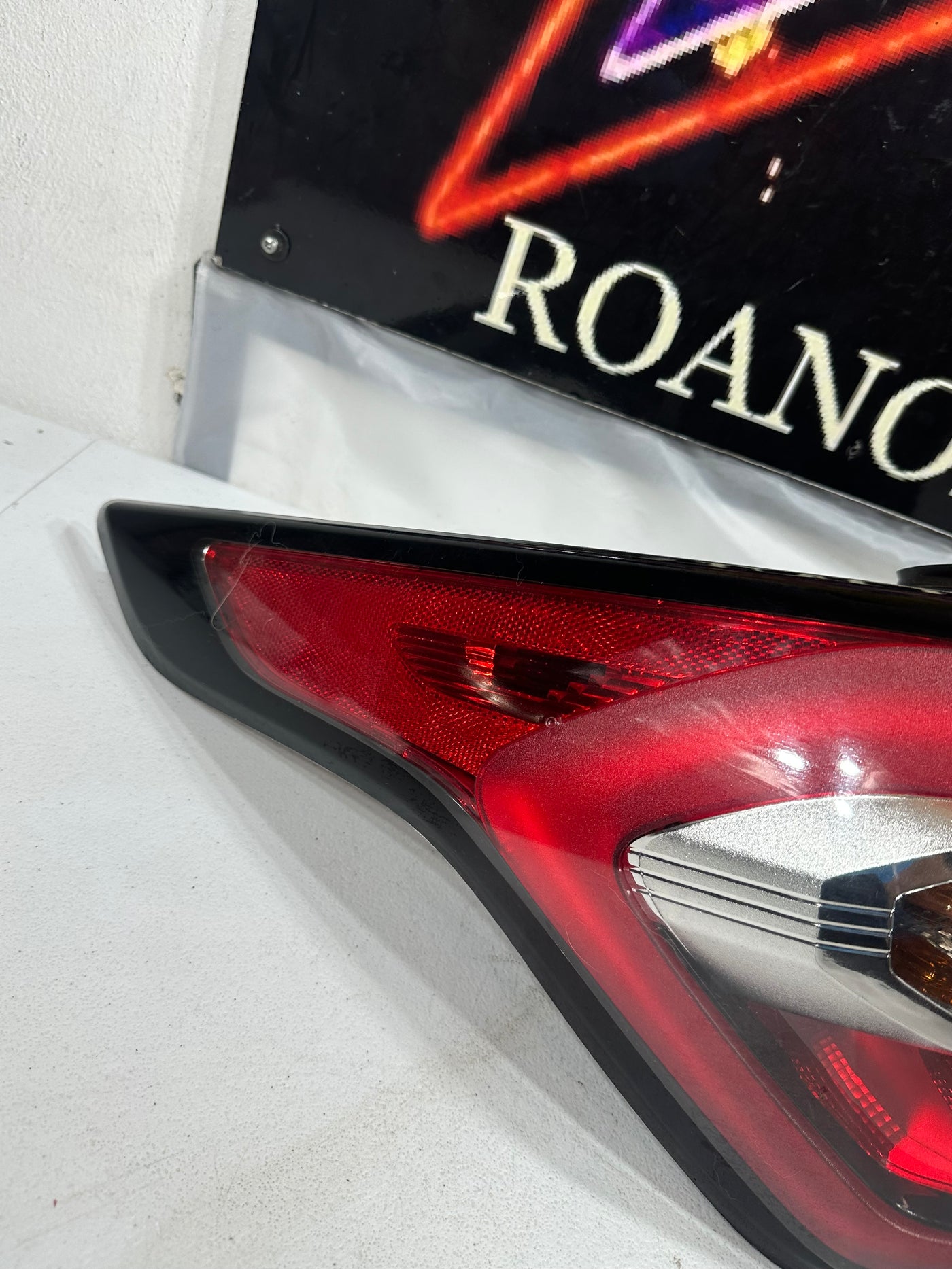 17 18 FORD ESCAPE Tail Light Assembly Left Driver Side OEM E1425