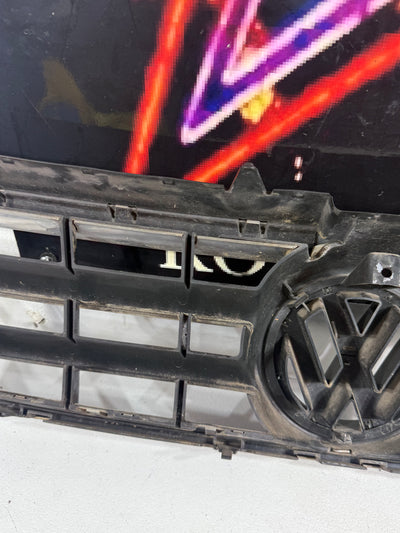 2004-2007 VW Touareg Upper Radiator Bumper Grille Grill Chrome OEM