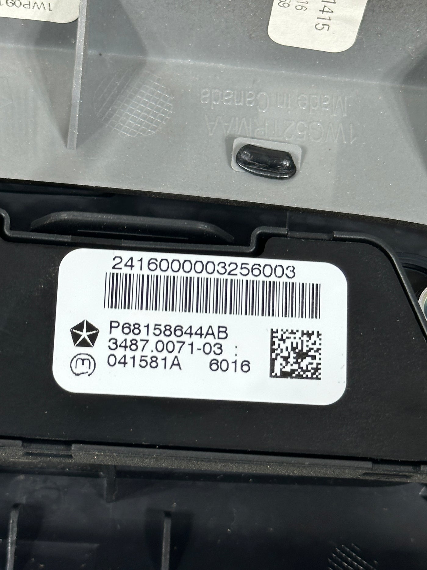 2014 2015 2016 2017 2018 JEEP CHEROKEE RADIO BEZEL DASH TRIM VENT OEM