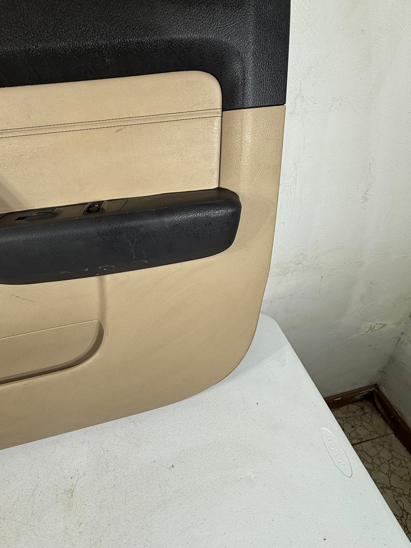 2006 - 2010 HUMMER H3 Door Panel Front Right Passenger Side OEM