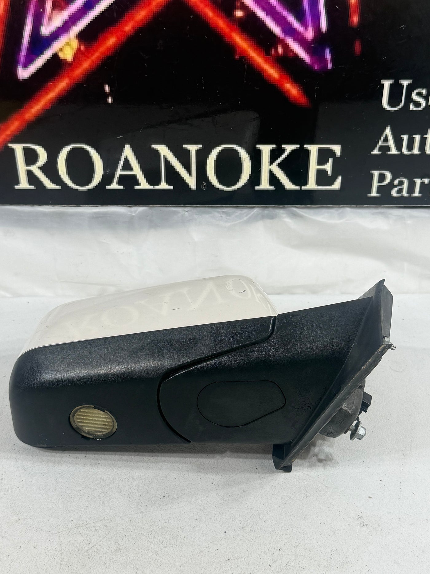 07 - 10 Ford Edge Right Side Mirror White Platinum Heated OEM