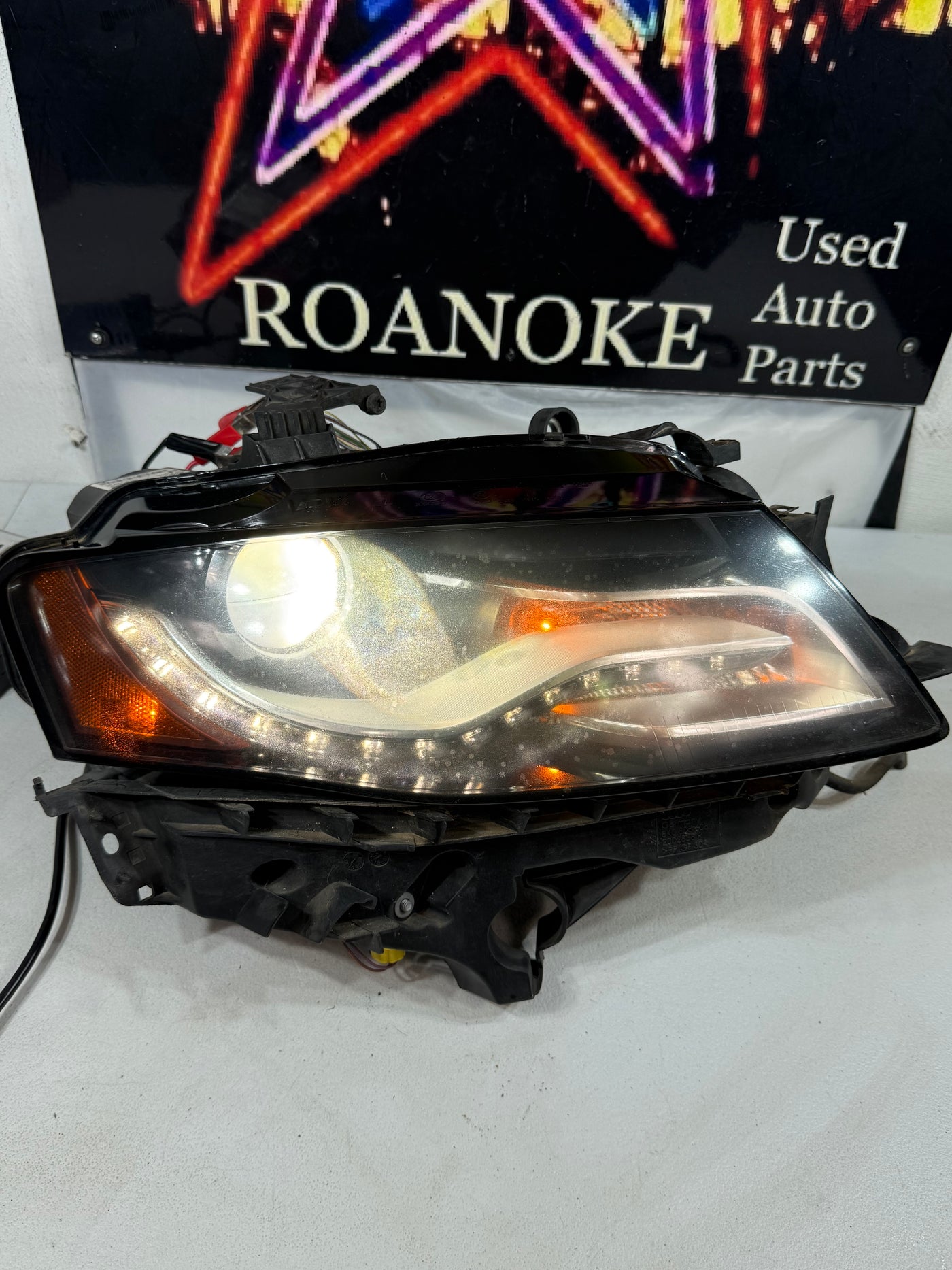 2009- 2012 Audi A4 S4 HID Xenon RH Right Passenger Side Headlight Assembly W bracket OEM