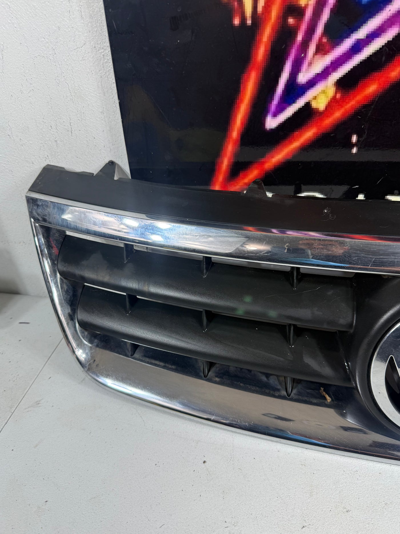 2004-2007 VW Touareg Upper Radiator Bumper Grille Grill Chrome OEM