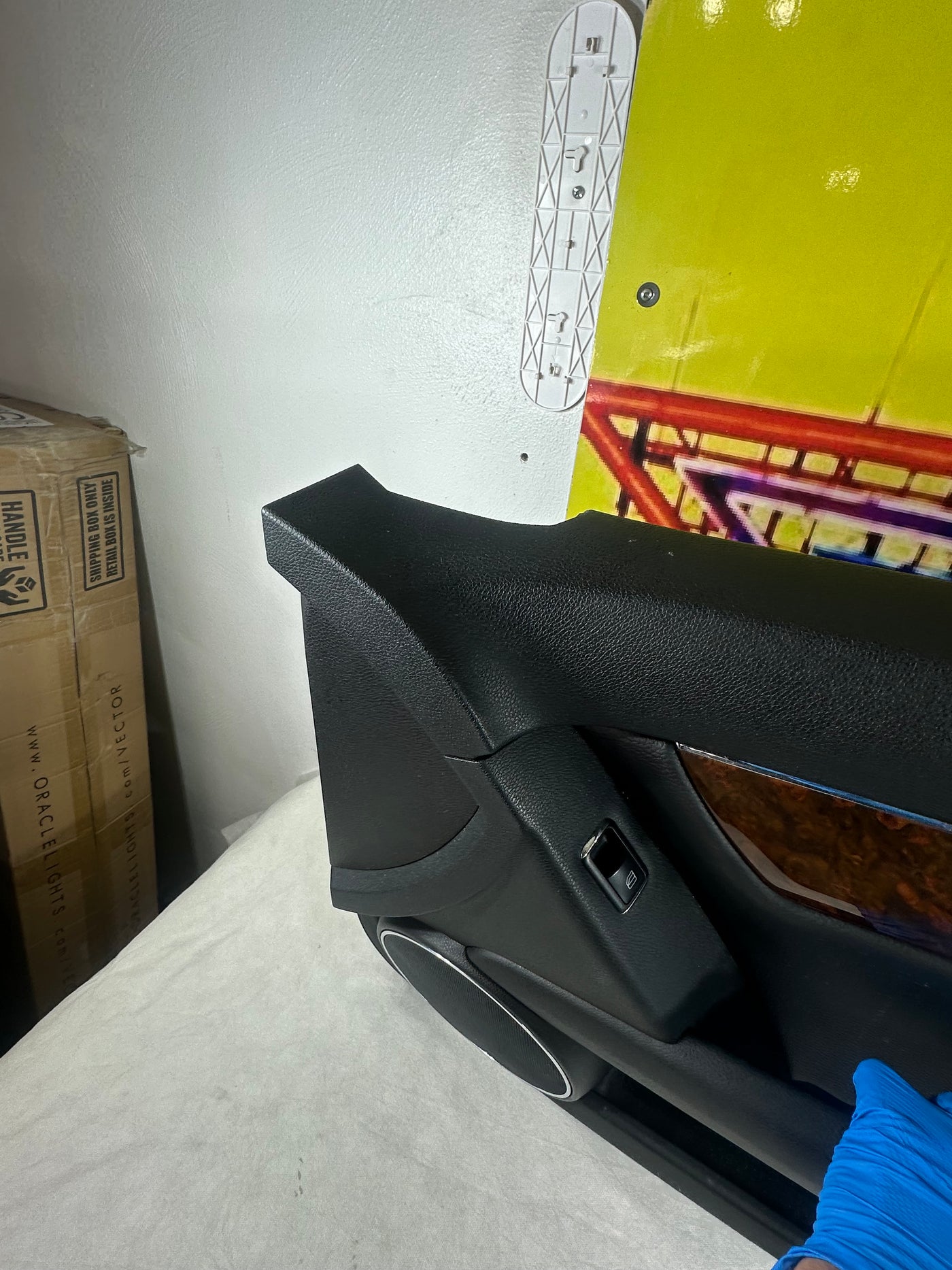 2010 2011 MERCEDES BENZ C-CLASS C300 Front Door Interior Panel Passenger front right side