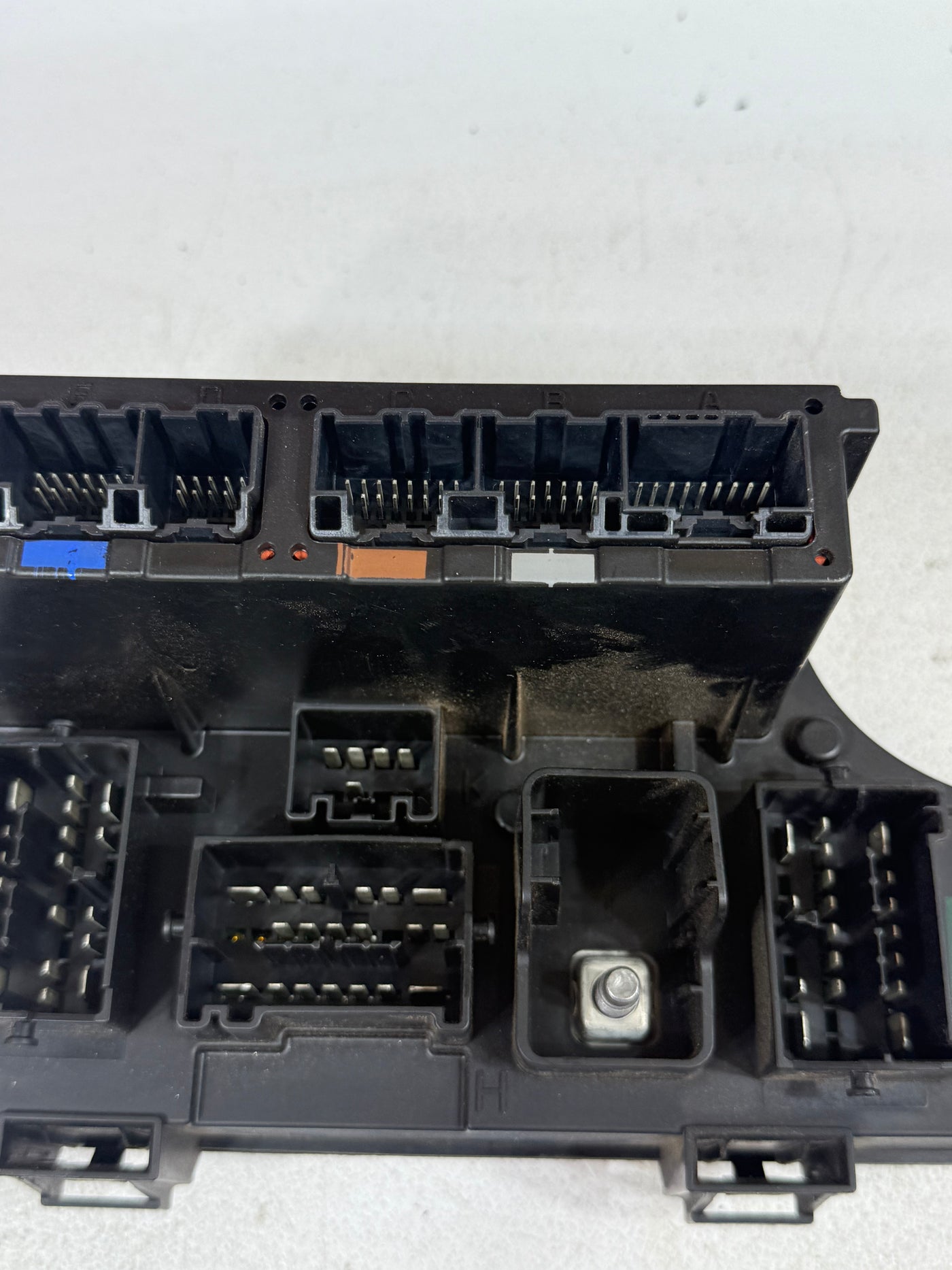 2011 - 2014 Chrysler 200 Fuse Box Relay Distribution Block P04692346AE OEM