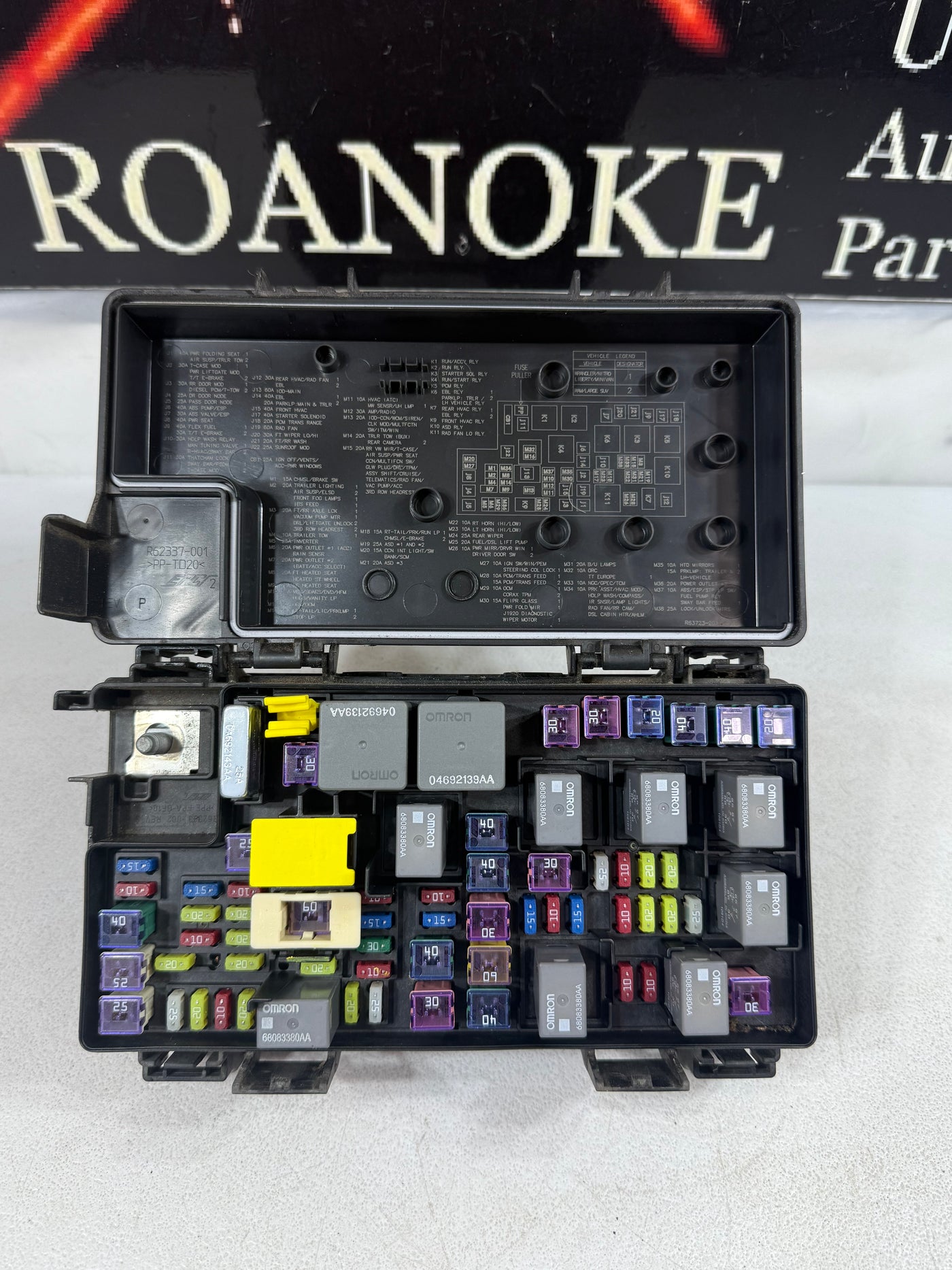 DODGE GRAND CARAVAN TOWN COUNTRY VW ROUTAN FUSE BOX TIPM 2011 04692335AH