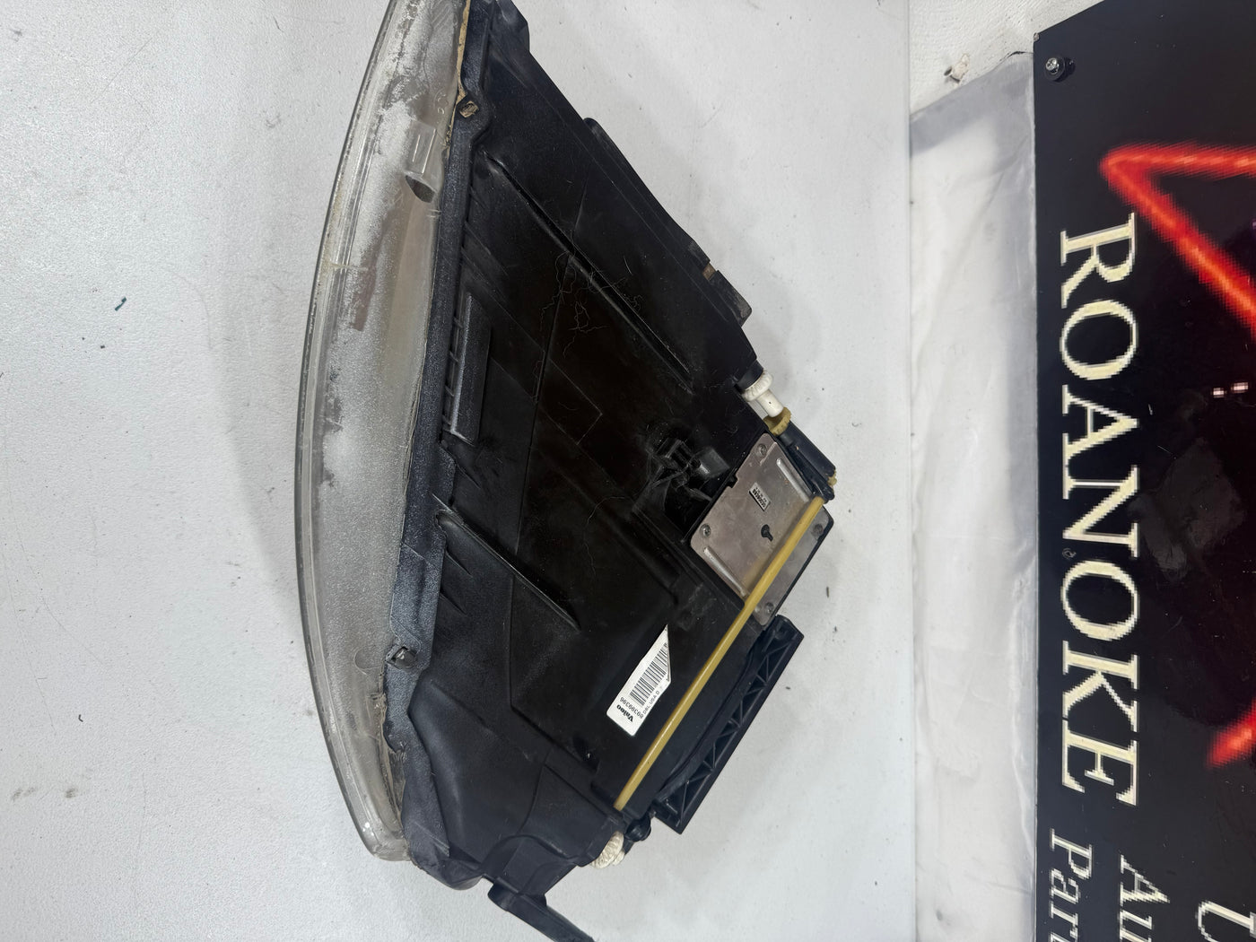 2004 2005 2006 2007 Volkswagen Touareg Xenon HID Headlight Passenger Side OEM