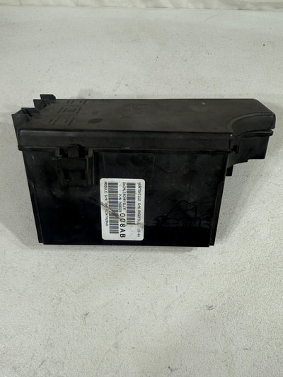 2008-2009 Chrysler Sebring Dodge Avenger Relay Fuse Box P68028008AB Module OEM