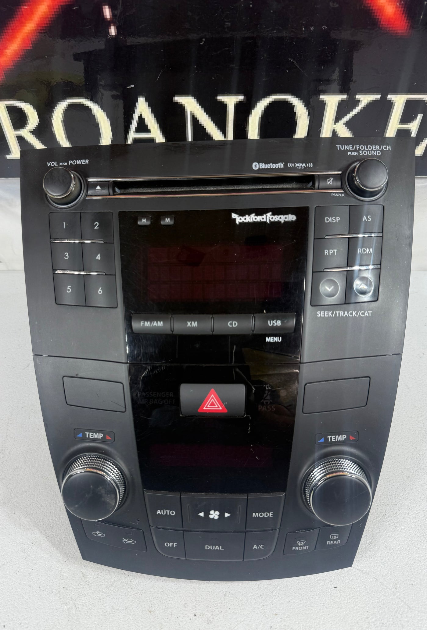 2010-13 Suzuki Kizashi AM FM Radio SiriusXM w BT CD Player 3910157LK0 OEM