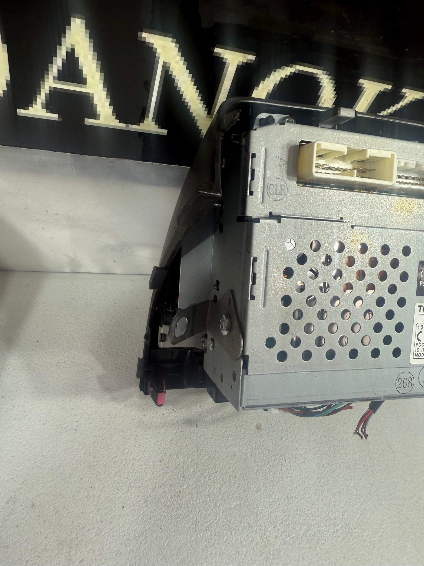 04 - 05 TOYOTA PRIUS NAVIGATION GPS RADIO DISPLAY SCREEN MFD 86110-47071 OEM