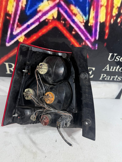 2008-2012 Land Rover LR2 HSE Rear Exterior Right Passenger Side Tail Light OEM