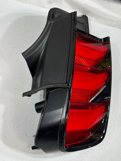 2018-2021 FORD MUSTANG LEFT DRIVER SIDE TAIL LIGHT TAILLIGHT LAMP LED OEM