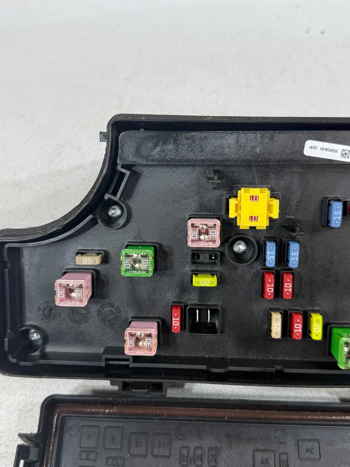 2011 - 2014 Chrysler 200 Fuse Box Relay Distribution Block P04692346AE OEM