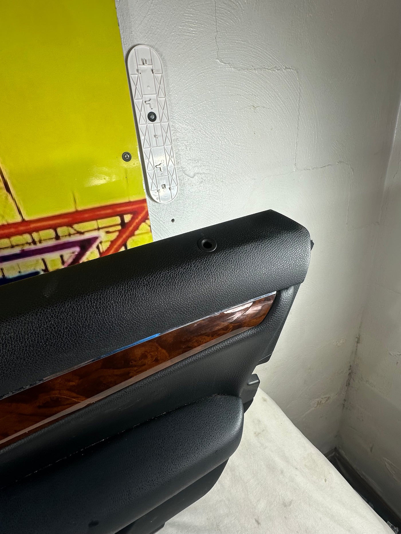 2010 2011 MERCEDES BENZ C-CLASS C300 Front Door Interior Panel Passenger front right side