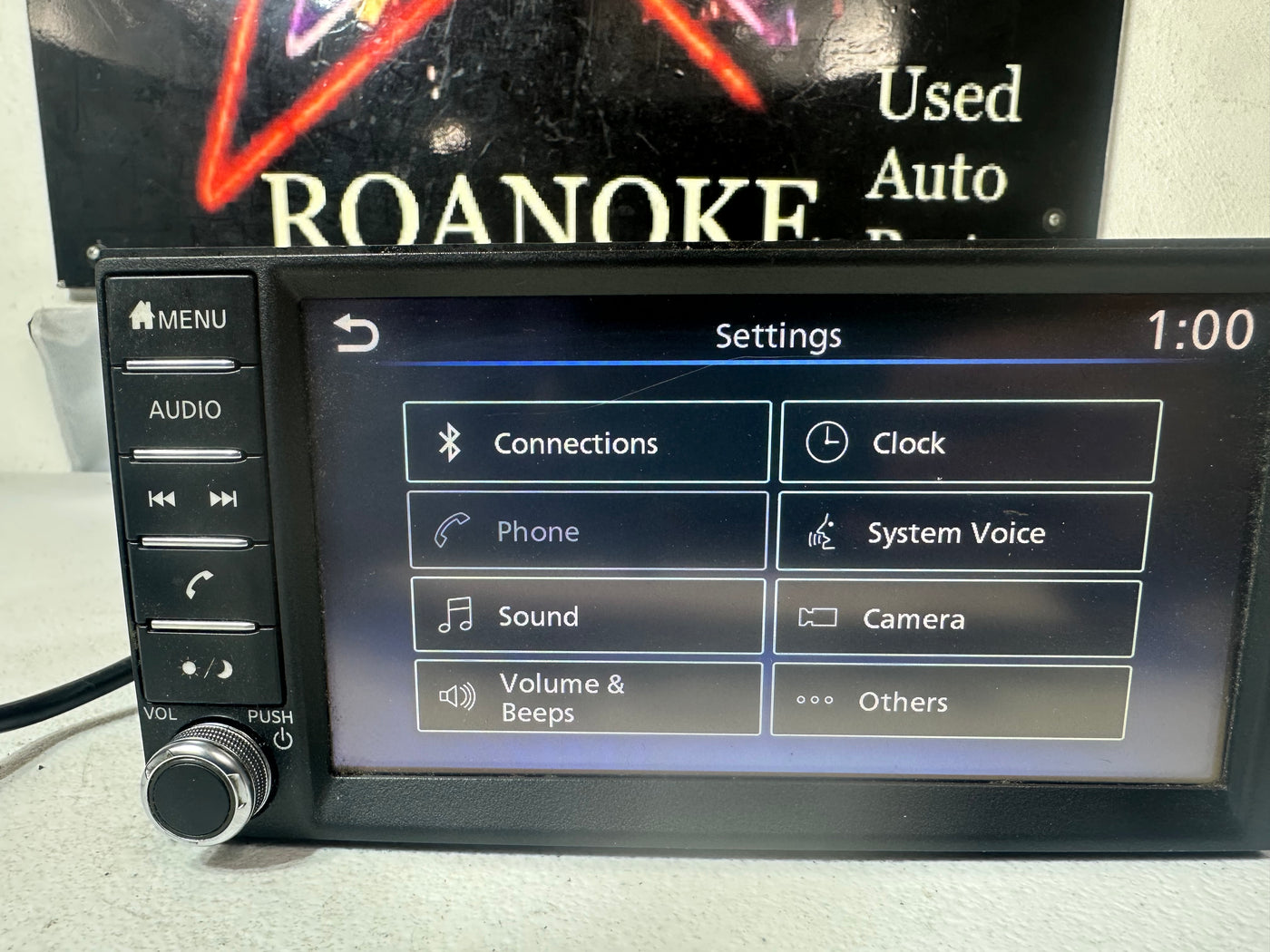 2018 - 2019 Nissan Frontier OEM Touch Screen AM FM Bluetooth AUX Radio Receiver