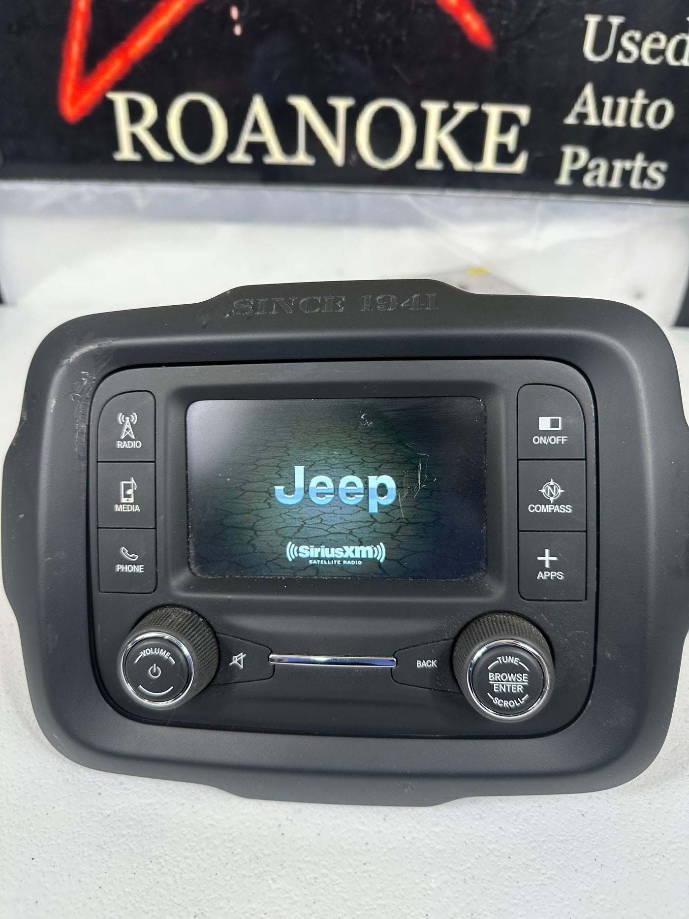2015-2017 Jeep Renegade Radio Receiver 5" Display Screen With Satellite OEM