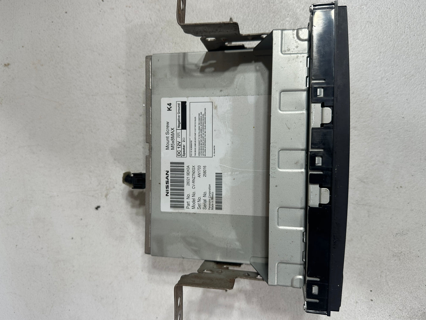 2018 - 2019 Nissan Frontier OEM Touch Screen AM FM Bluetooth AUX Radio Receiver