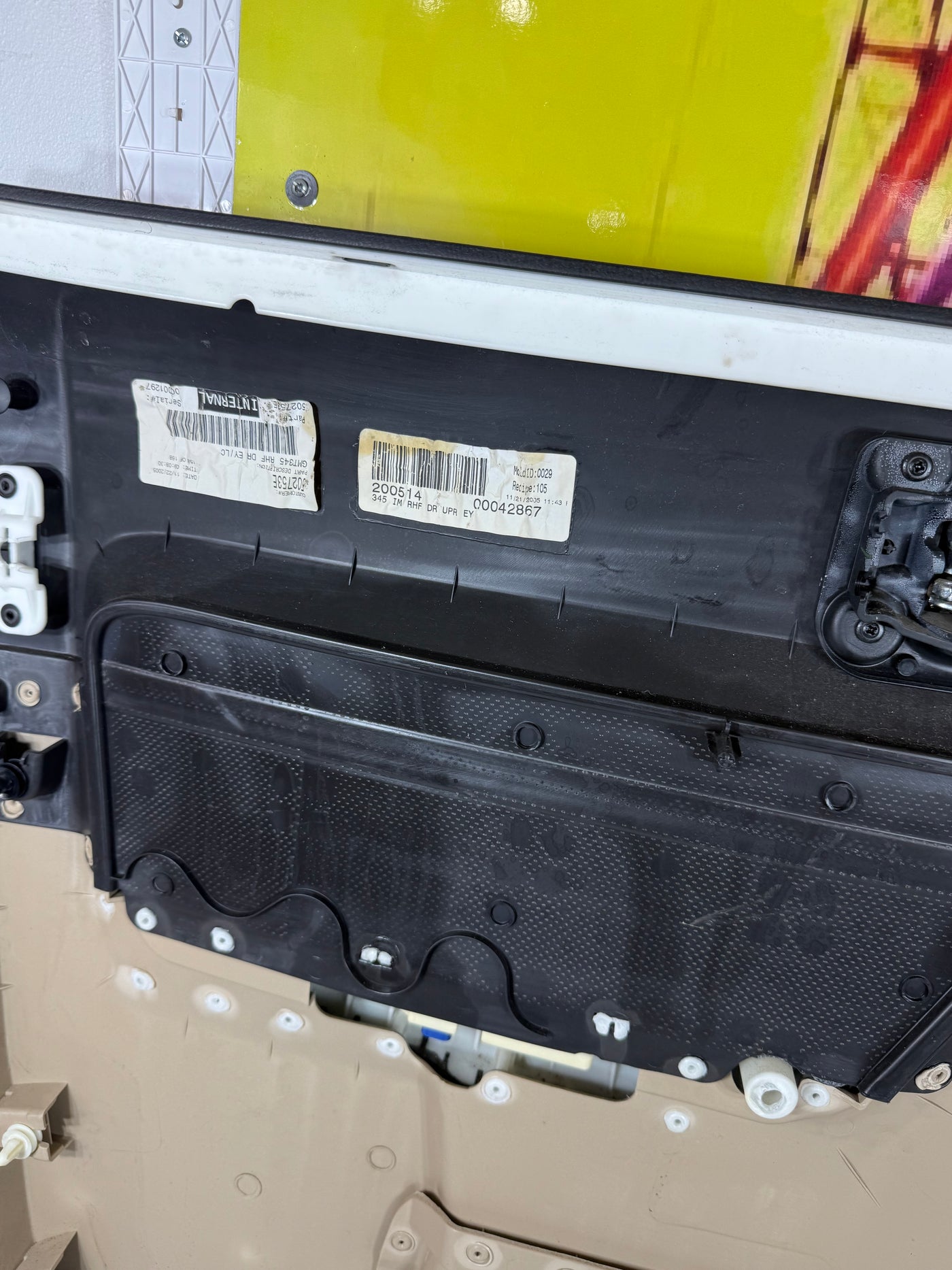 2006 - 2010 HUMMER H3 Door Panel Front Right Passenger Side OEM