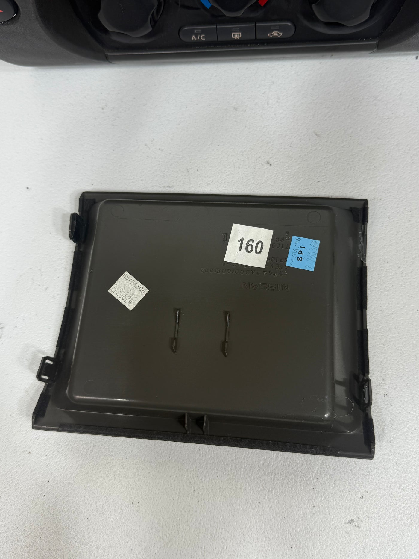 2005-2008 Nissan Xterra Radio Center Dash Bezel Trim Climate Control OEM