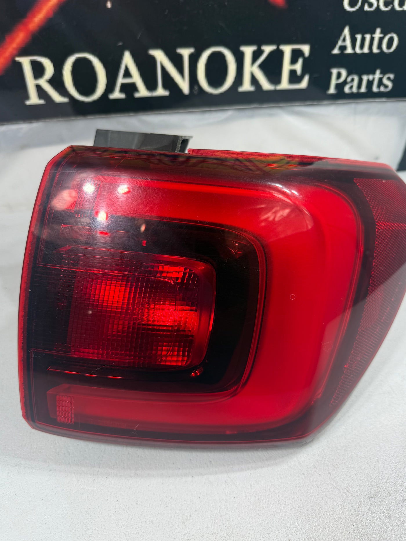 OEM | 2017 - 2019 GMC Acadia Outer Tail Light (Right/Passenger) #84108398