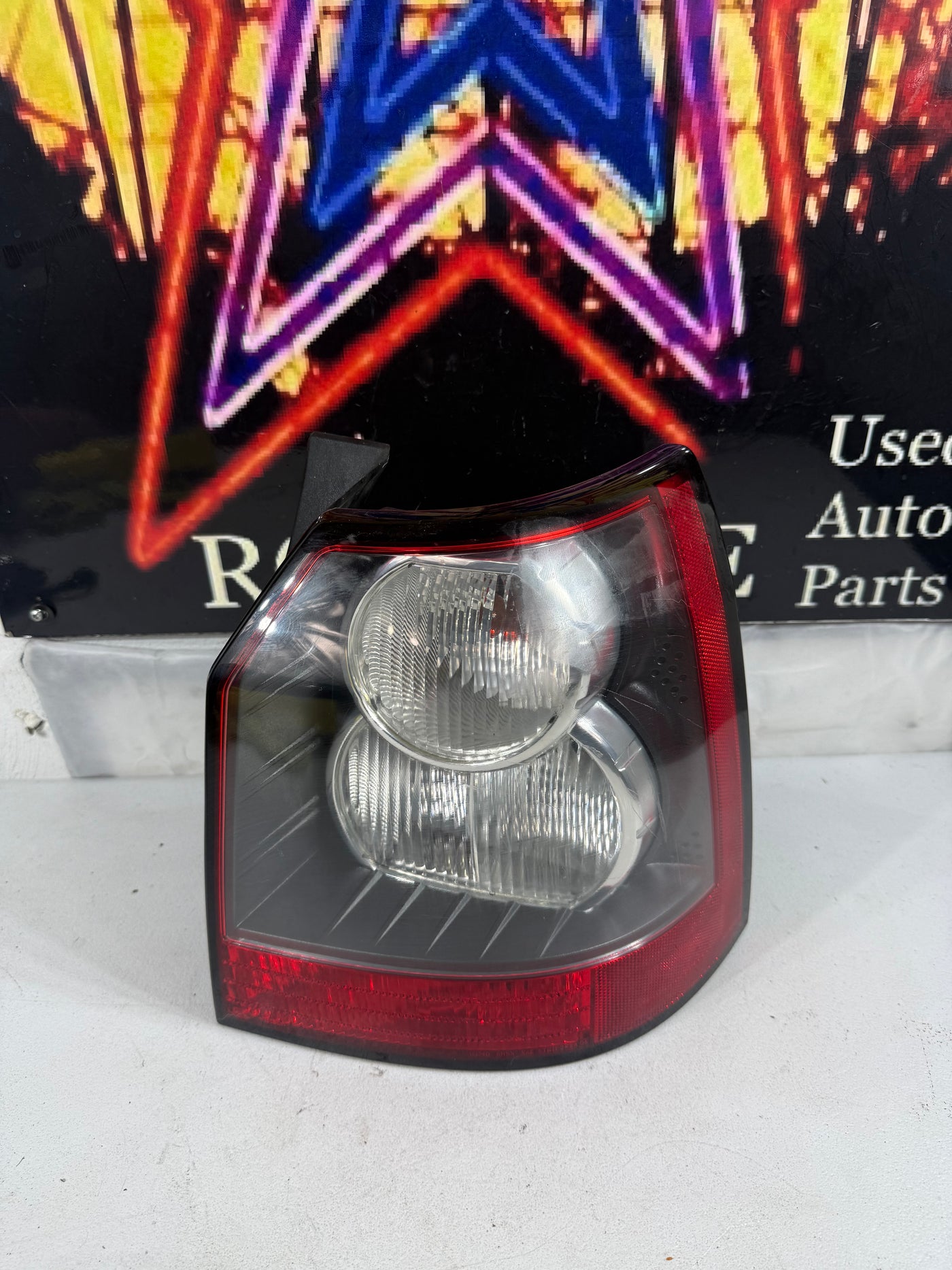 2008-2012 Land Rover LR2 HSE Rear Exterior RH Right Passenger Tail Light OEM