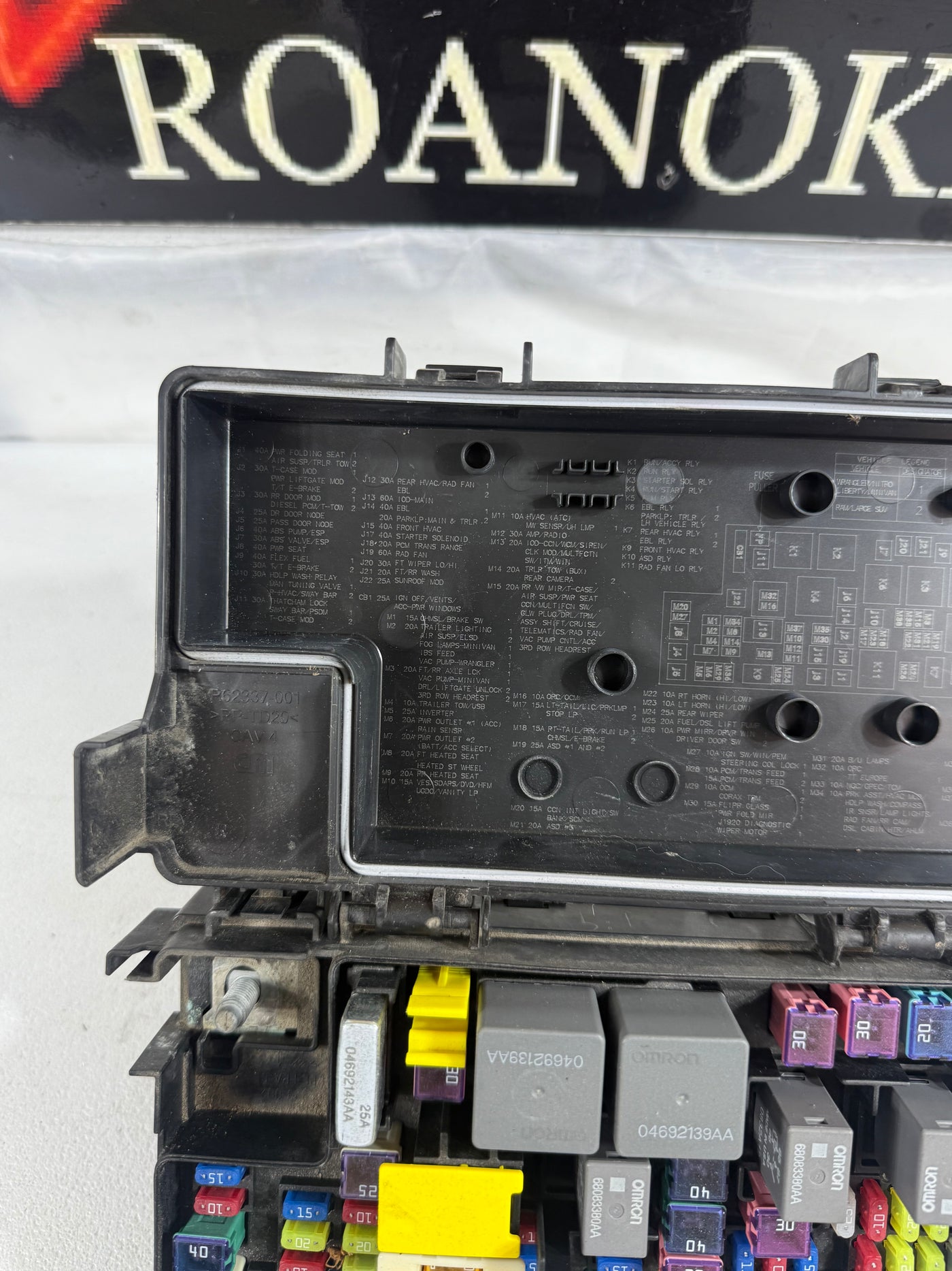 2012 Dodge Grand Caravan Chrysler Town & Country Fuse Box TIPM BCM 68105507AD
