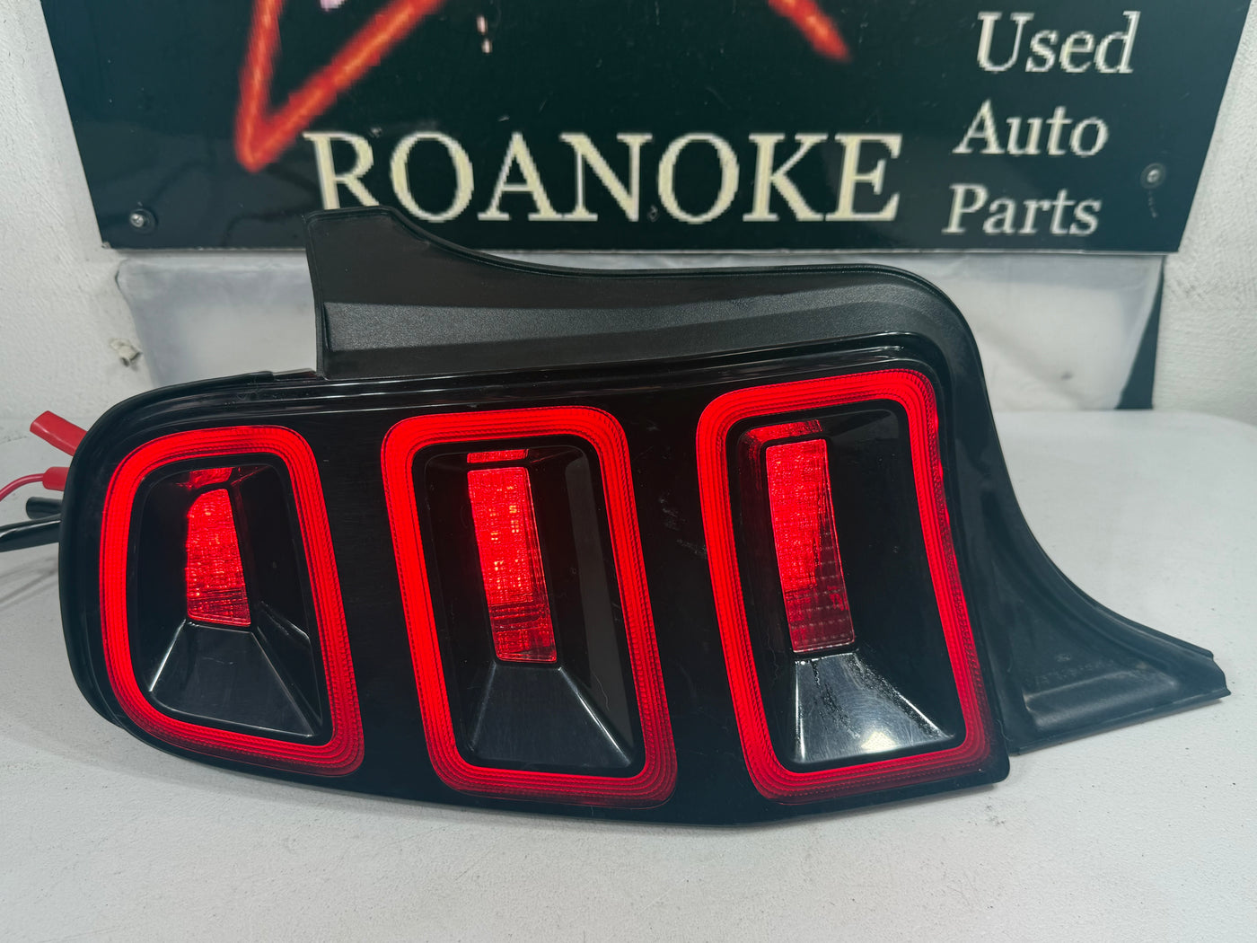 13 14 Ford Mustang Tail Light Left Driver Side OEM Tail Lamp 2013 2014