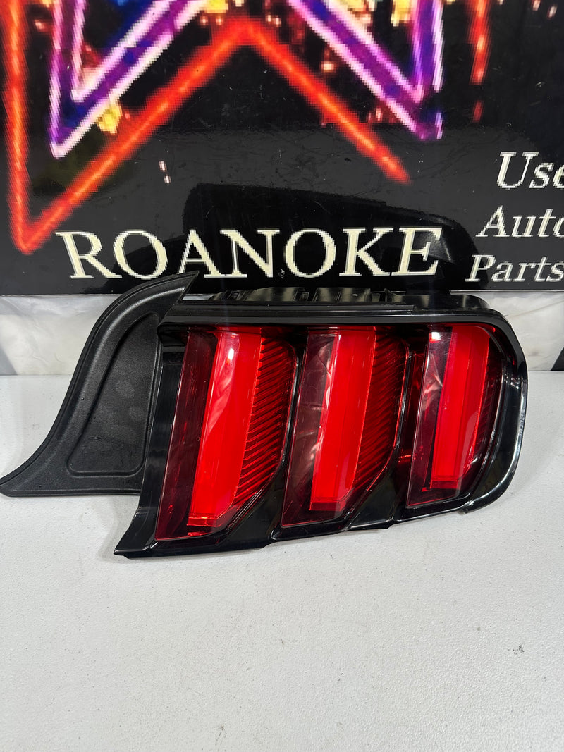 OEM 2015 2016 2017 FORD MUSTANG LED TAIL LIGHT RIGHT SIDE RH