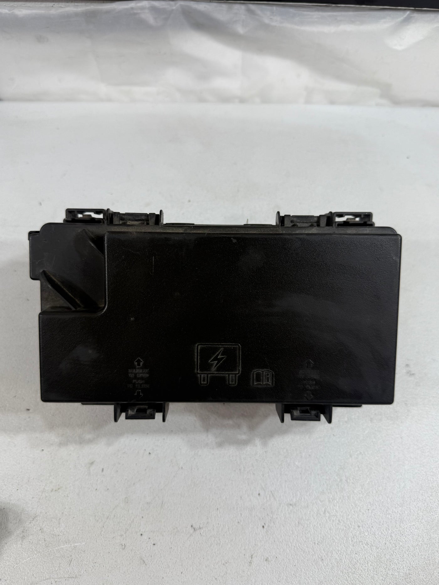 2012 Dodge Grand Caravan Chrysler Town & Country Fuse Box TIPM BCM 68105507AD