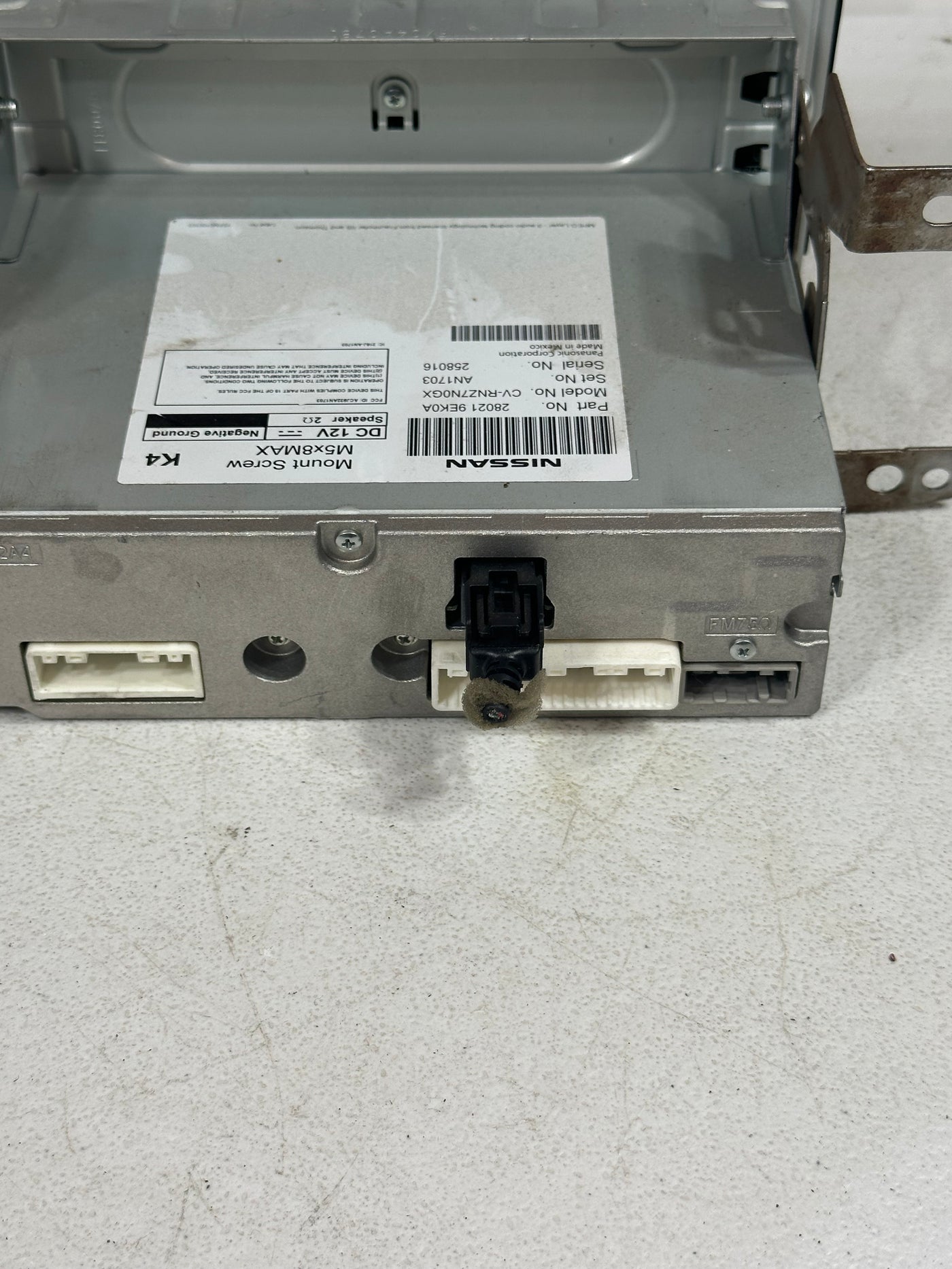 2018 - 2019 Nissan Frontier OEM Touch Screen AM FM Bluetooth AUX Radio Receiver