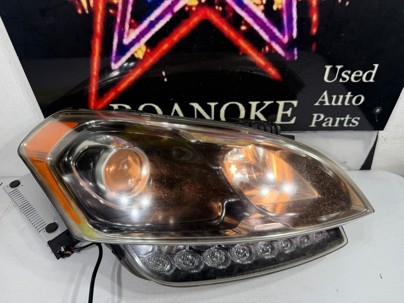 2012-2013 Kia Soul Right Passenger Side Headlight Halogen W/LED OEM