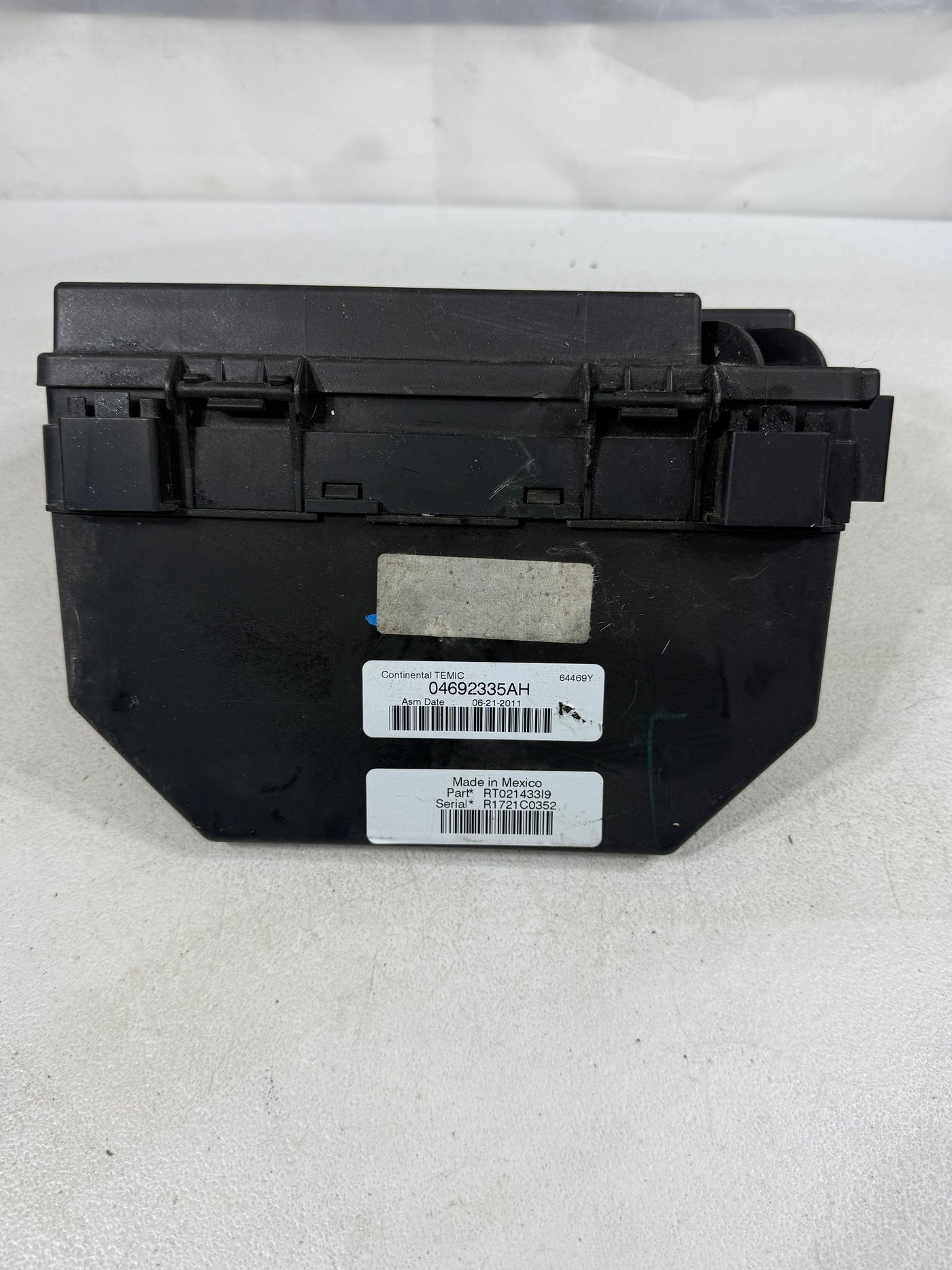 DODGE GRAND CARAVAN TOWN COUNTRY VW ROUTAN FUSE BOX TIPM 2011 04692335AH