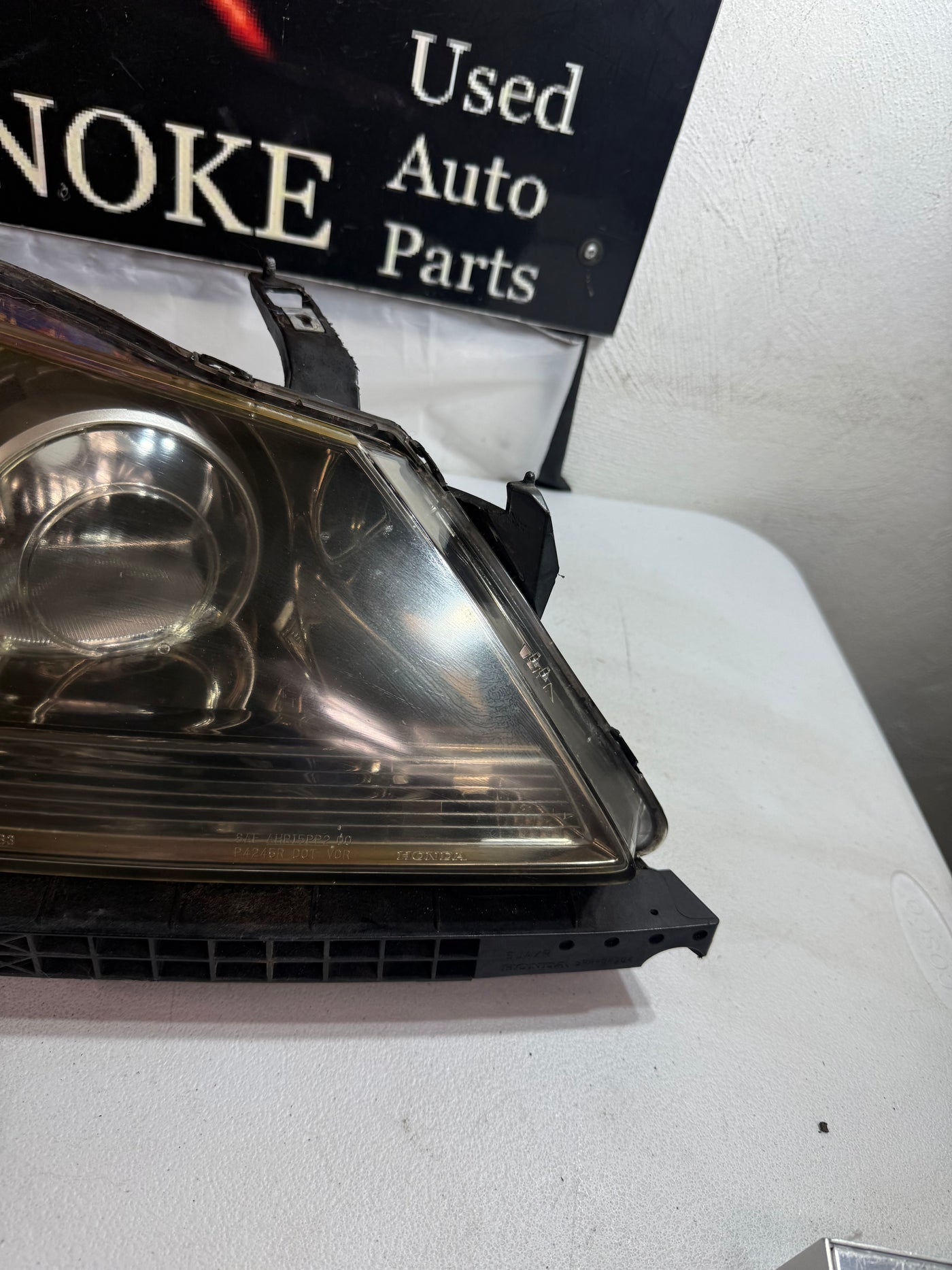2005-2008 ACURA RL RIGHT PASSENGER SIDE HEADLIGHT XENON HID OEM