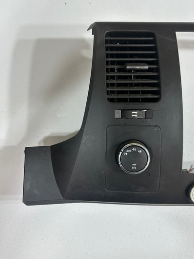 2007 - 2013 Chevrolet Chevy Silverado GMC Sierra Dash Radio 12V Vent Bezel