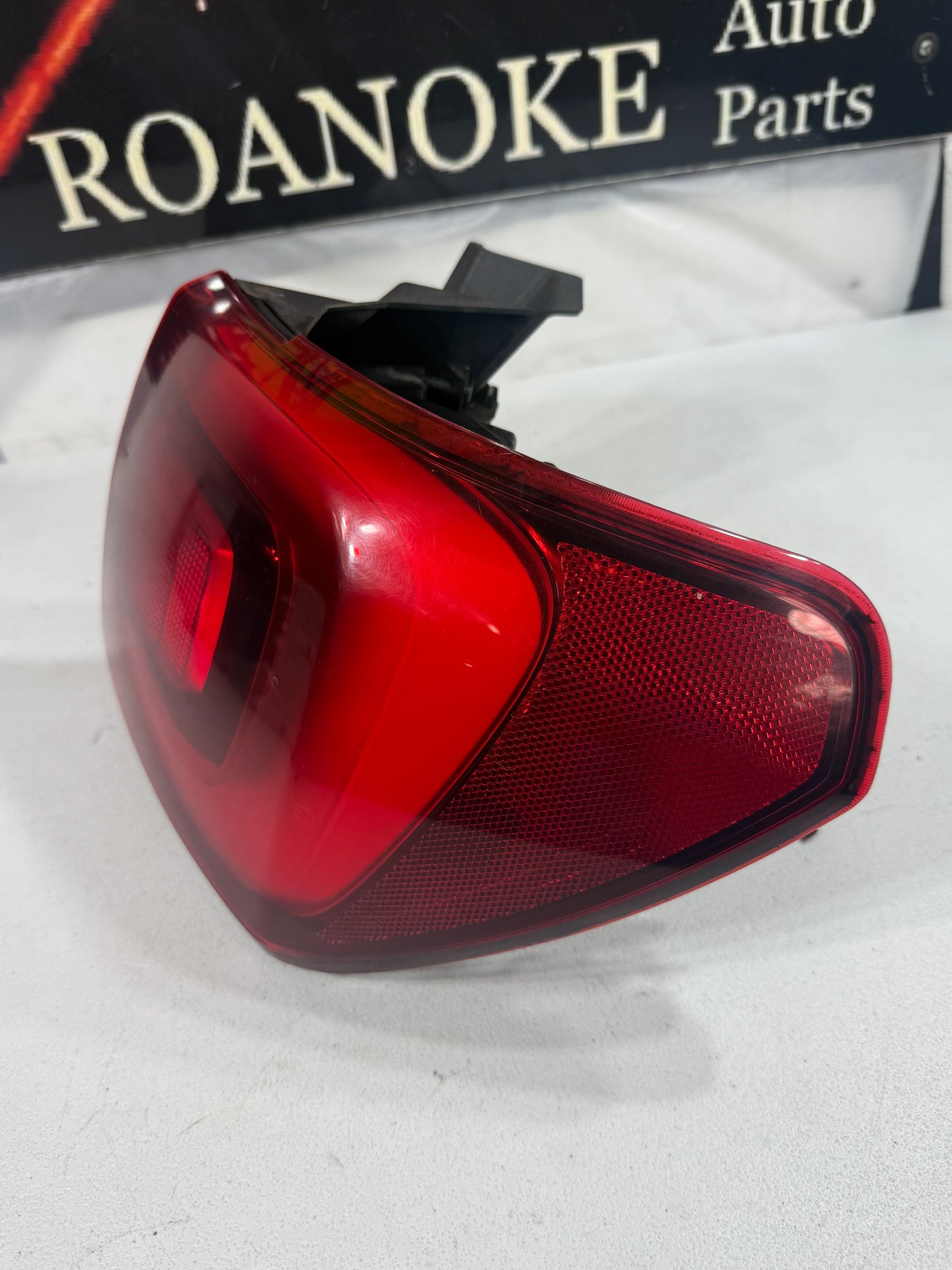 OEM | 2017 - 2019 GMC Acadia Outer Tail Light (Right/Passenger) #84108398