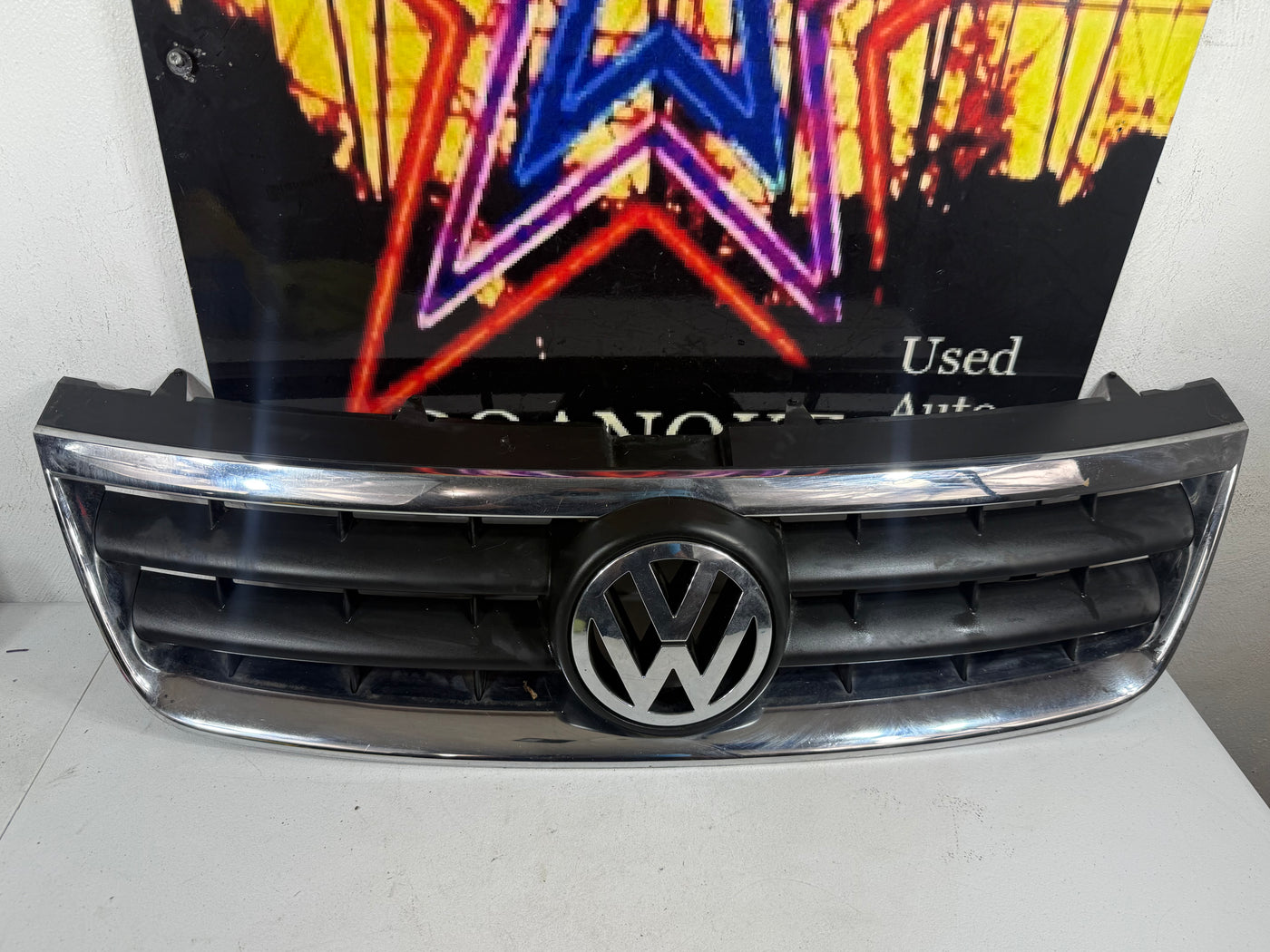 2004-2007 VW Touareg Upper Radiator Bumper Grille Grill Chrome OEM