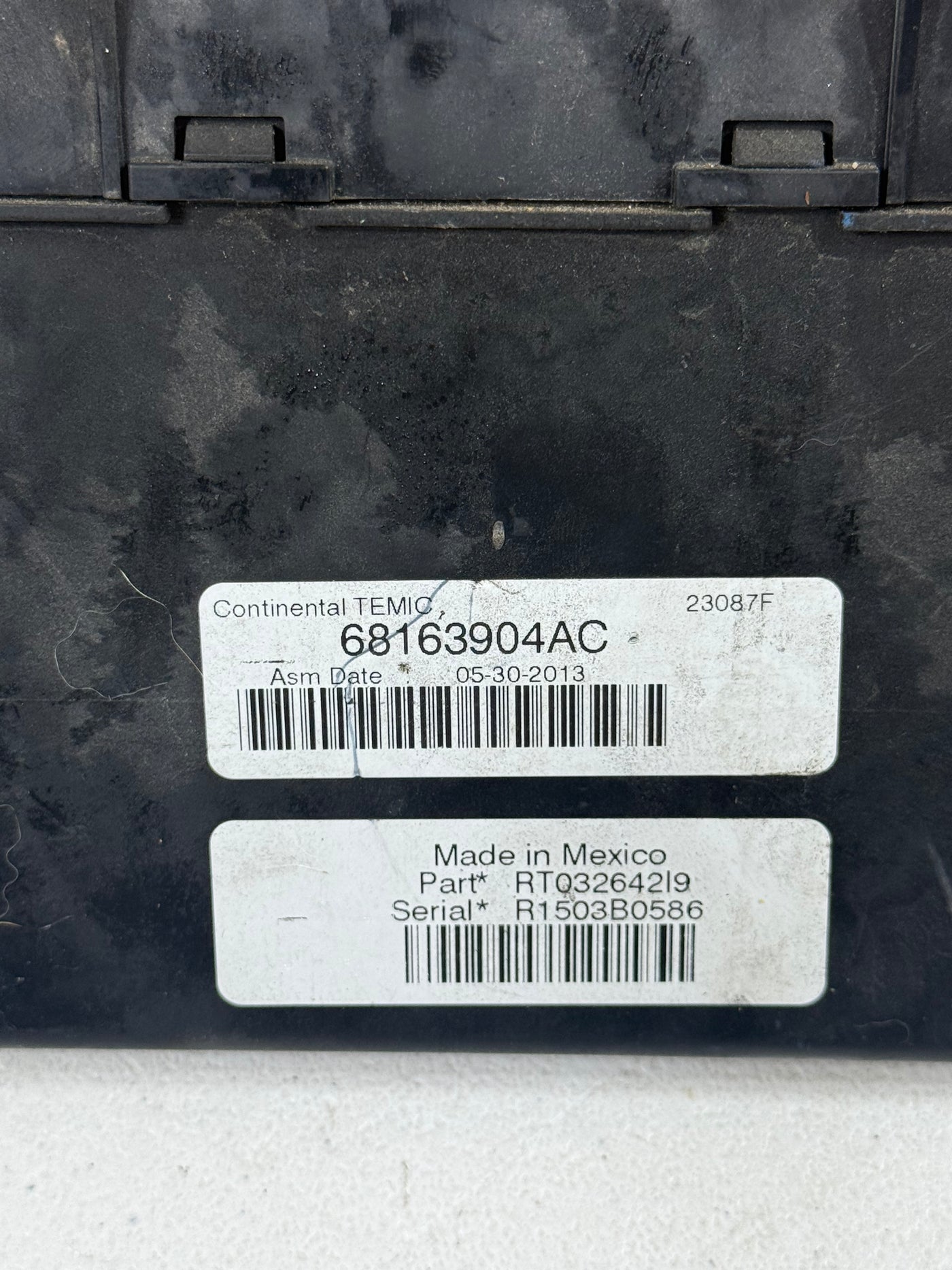 2013 Chrysler Town & Country Dodge Grand Caravan TIPM Fuse Relay Box 68163904AC