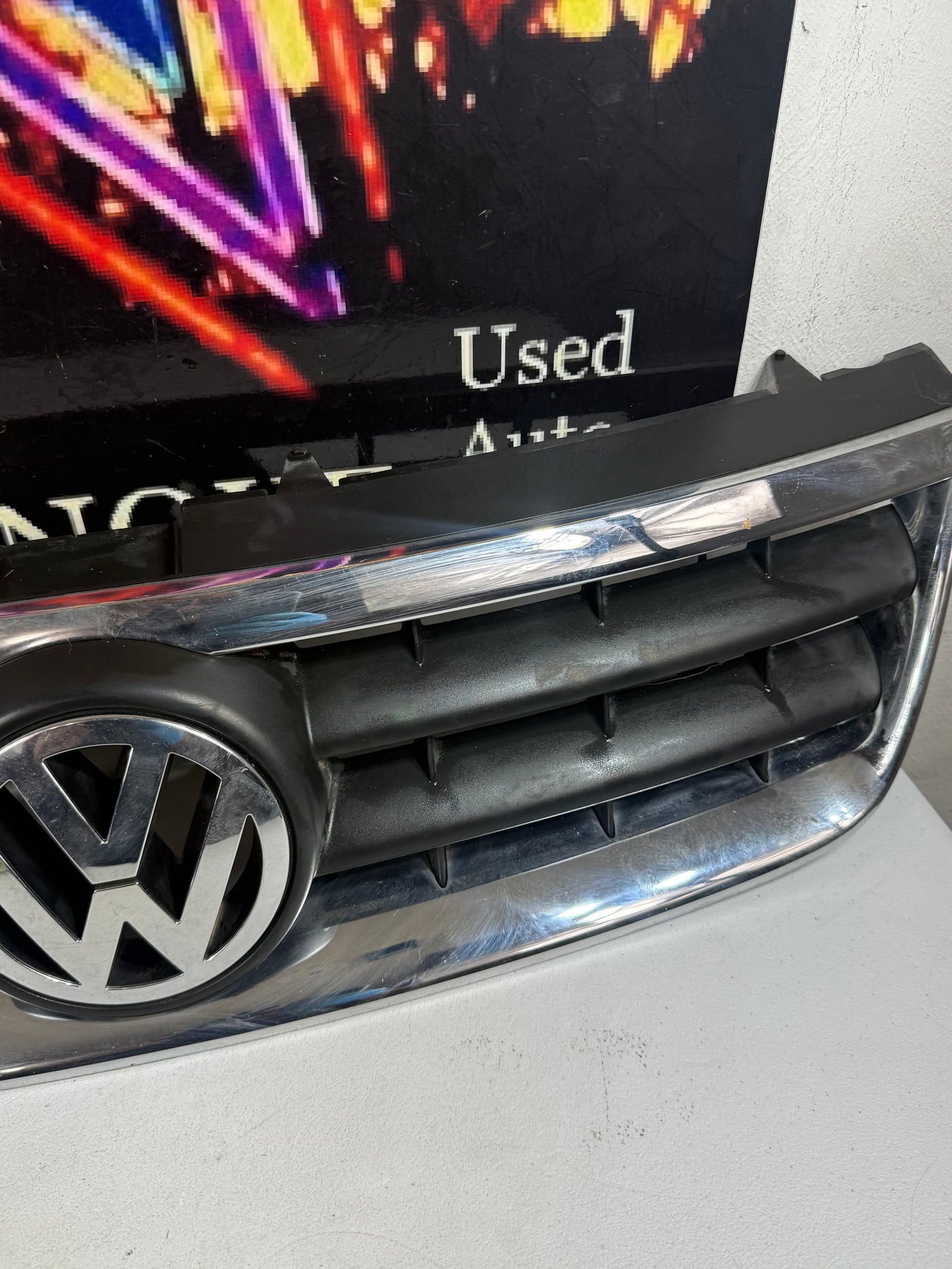 2004-2007 VW Touareg Upper Radiator Bumper Grille Grill Chrome OEM