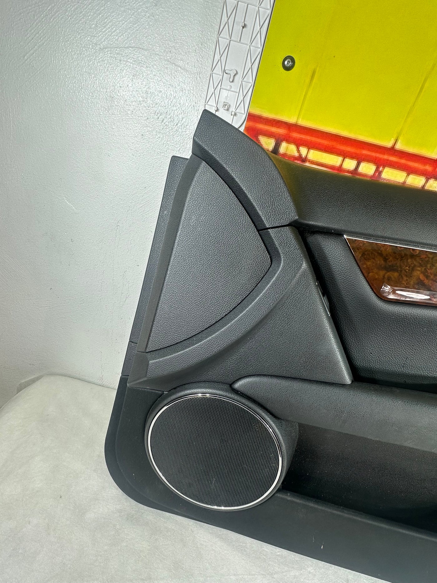 2010 2011 MERCEDES BENZ C-CLASS C300 Front Door Interior Panel Passenger front right side