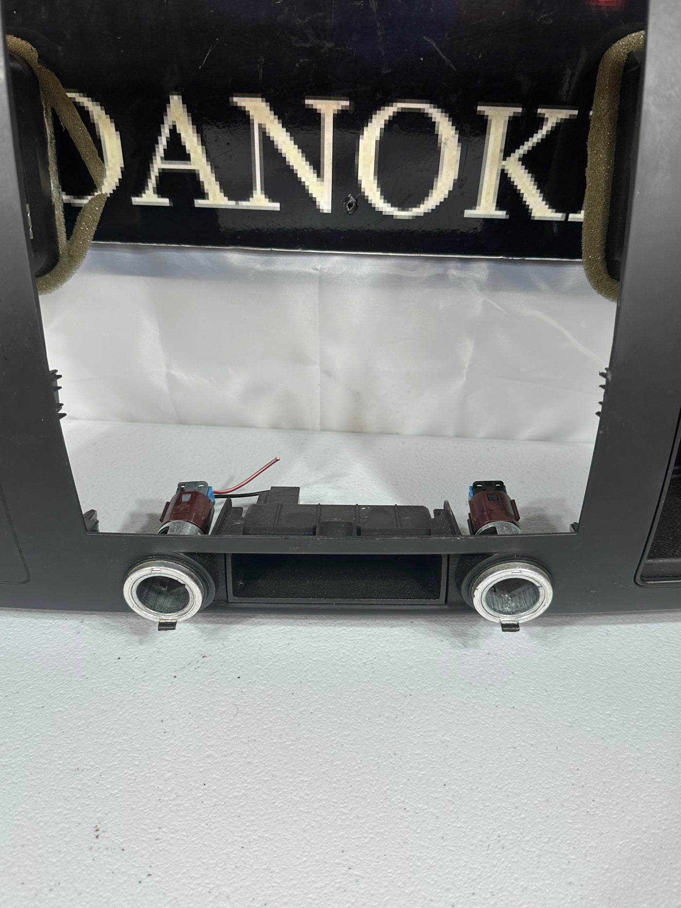 2007 - 2013 Chevrolet Chevy Silverado GMC Sierra Dash Radio 12V Vent Bezel