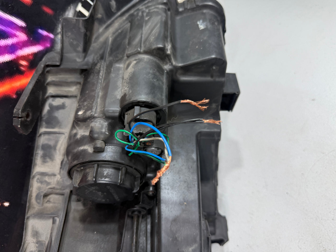 2012-2013 Kia Soul Left Driver Side Headlight Halogen W/LED OEM