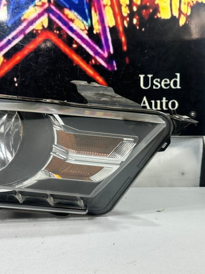 2010-2012 Ford Mustang Passenger Right SIDE Halogen Head Light Headlight OEM