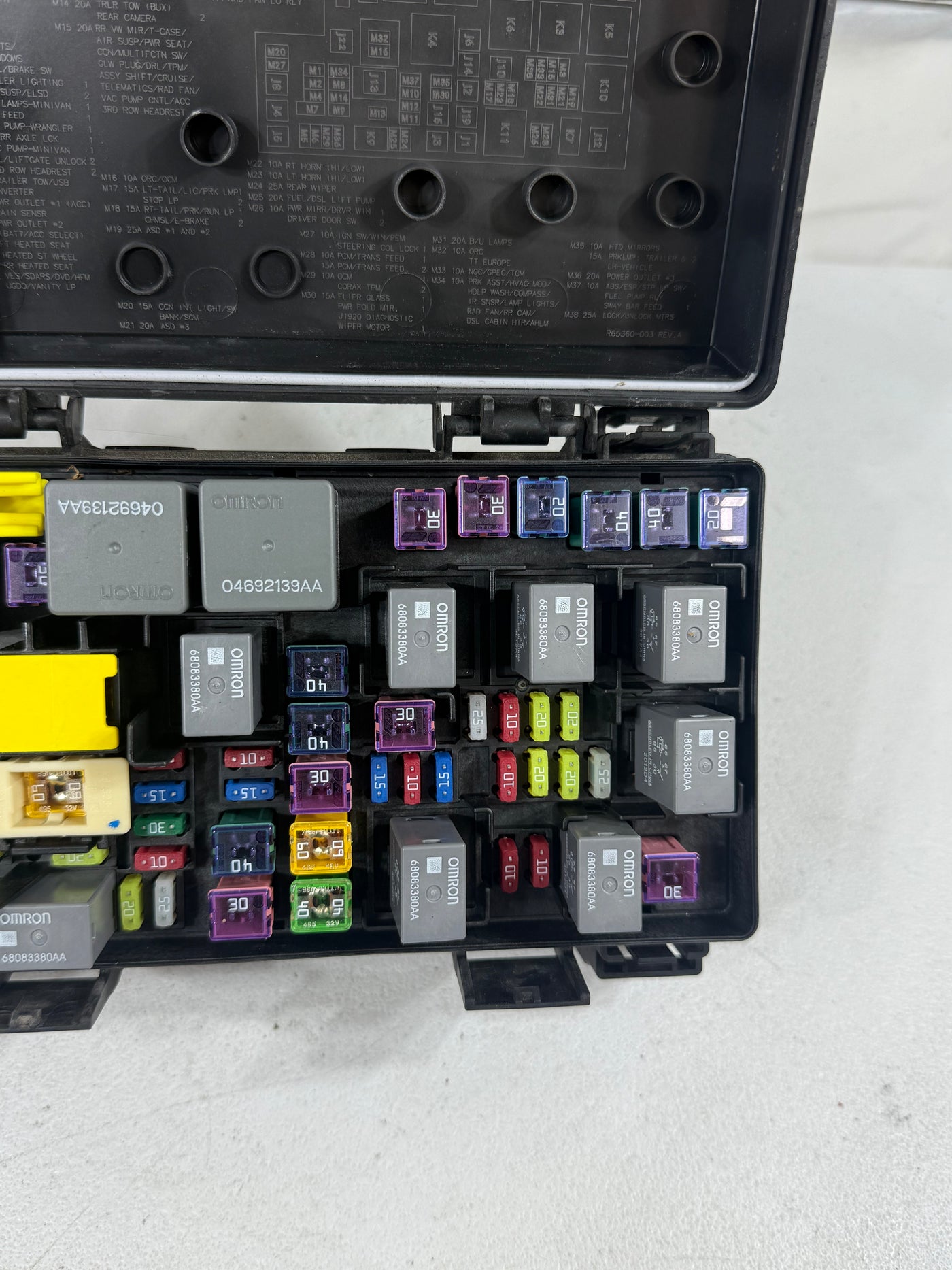 2013 Chrysler Town & Country Dodge Grand Caravan TIPM Fuse Relay Box 68163904AC