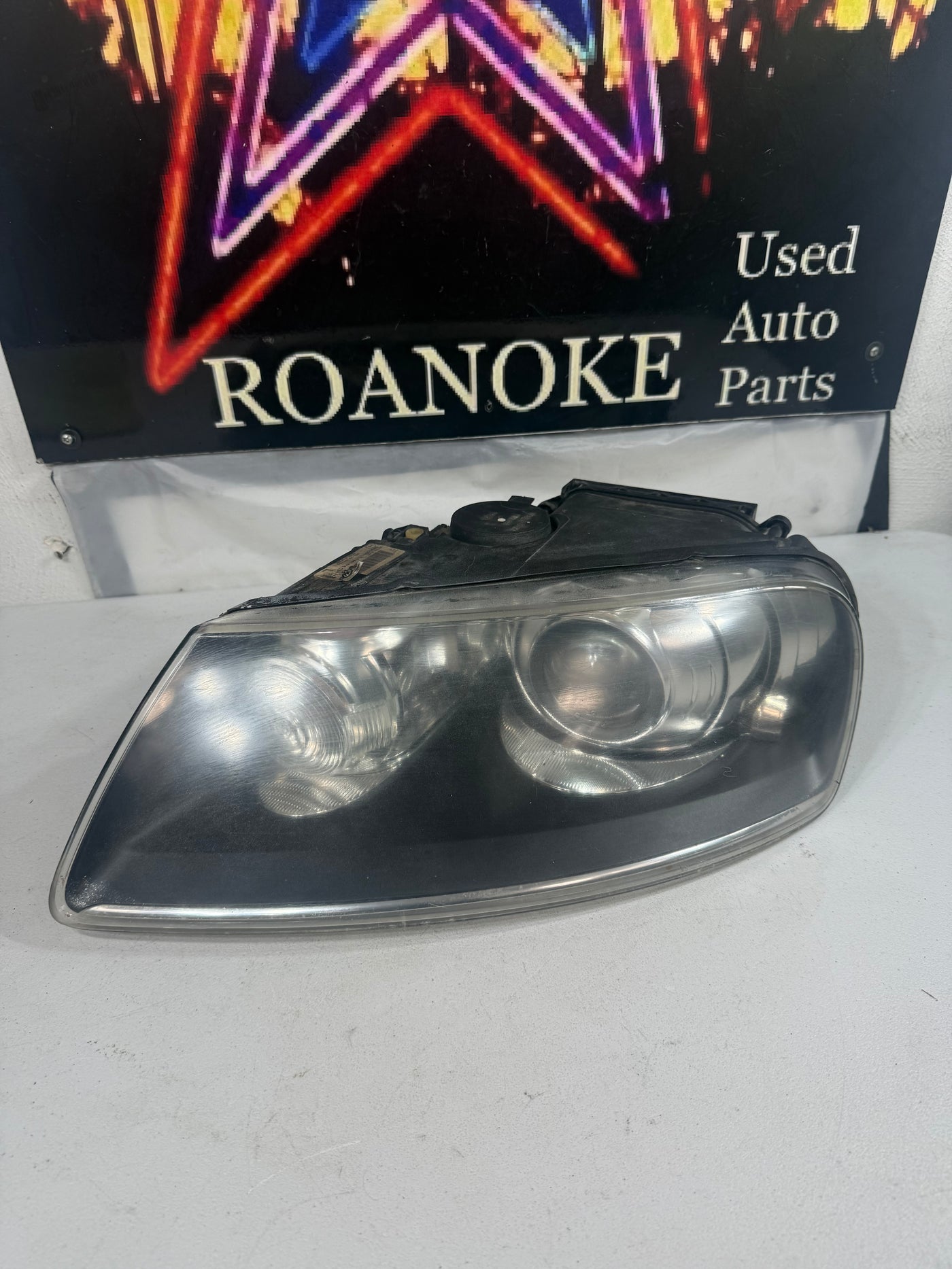 2004 2005 2006 2007 Volkswagen Touareg Xenon HID Headlight Driver Side OEM