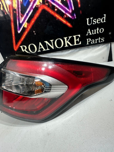 17 18 FORD ESCAPE Tail Light Assembly Right Passenger Side OEM E1425