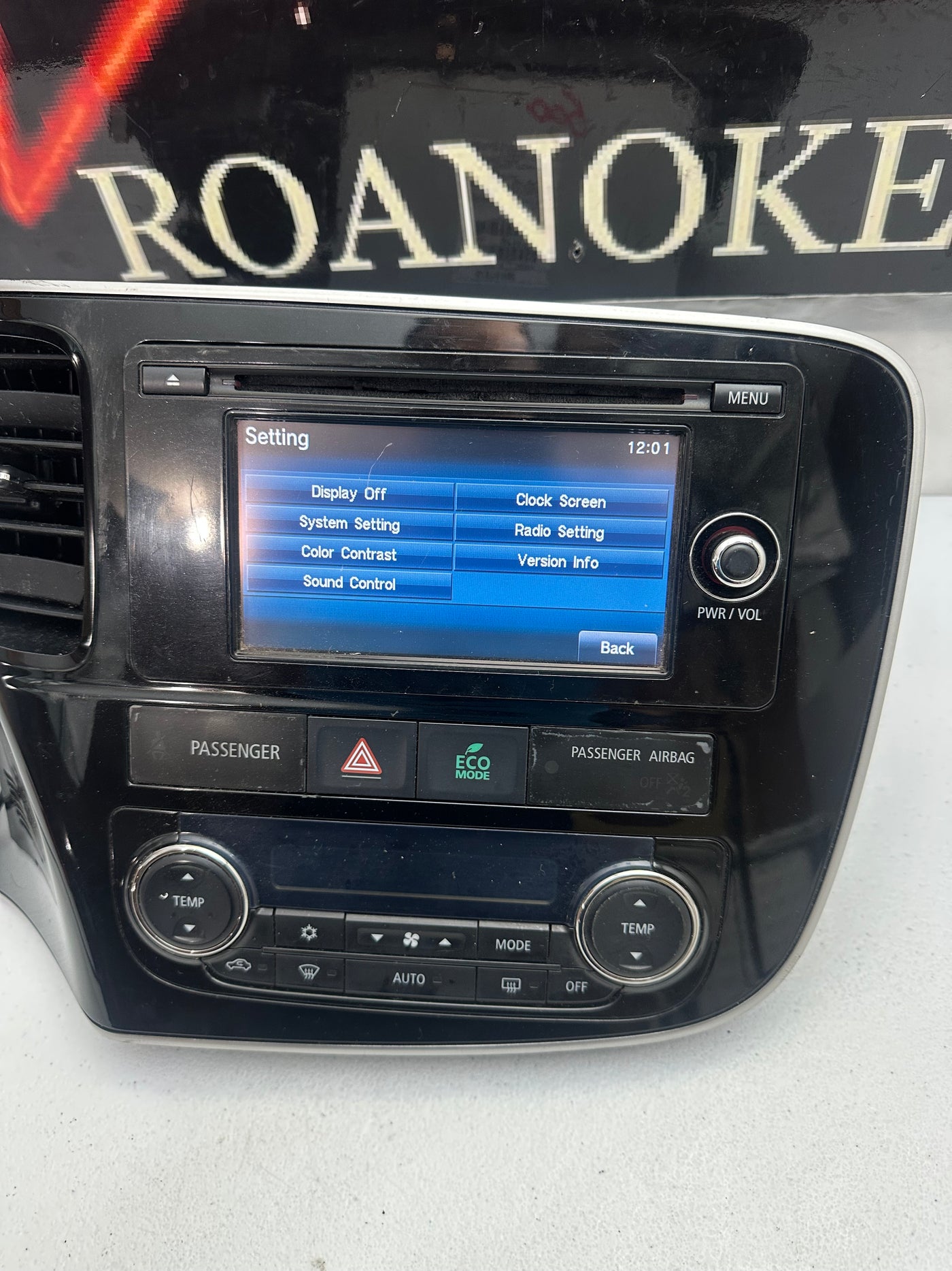 2014-2015 Mitsubishi Outlander AM FM Radio Receiver 6.10 Screen OEM