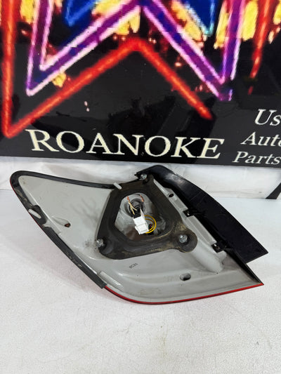 2009-2011 Hyundai Genesis Sedan Right/Passenger OUTER Tail Light Assembly OEM